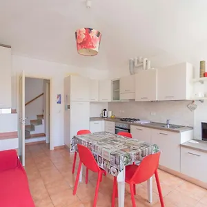 096-casa-al-borgo-cavi-di-lavagna-150-metri-dal-mare.hotelitalianriviera.com/