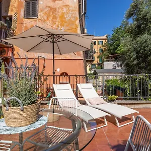 https://colosseo-design-studio-terrace.it-romehotels.com